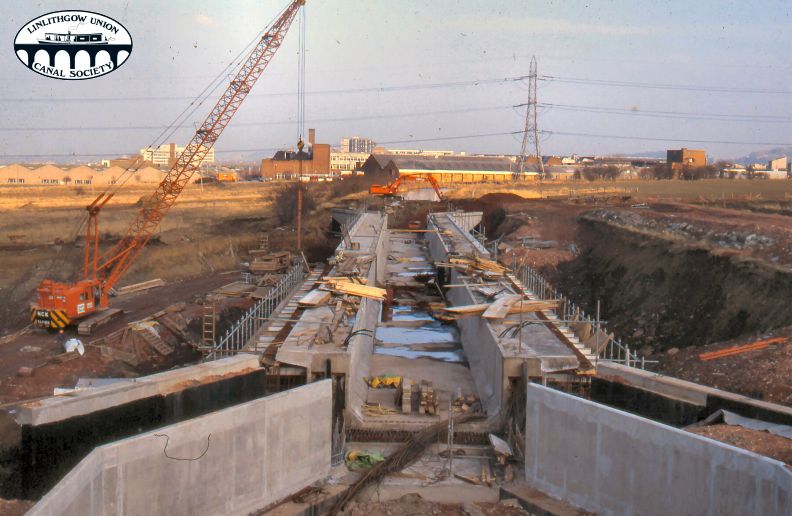 050 LUCS V1080 Construction of Scott Russell aqueduct over by-pass 1986