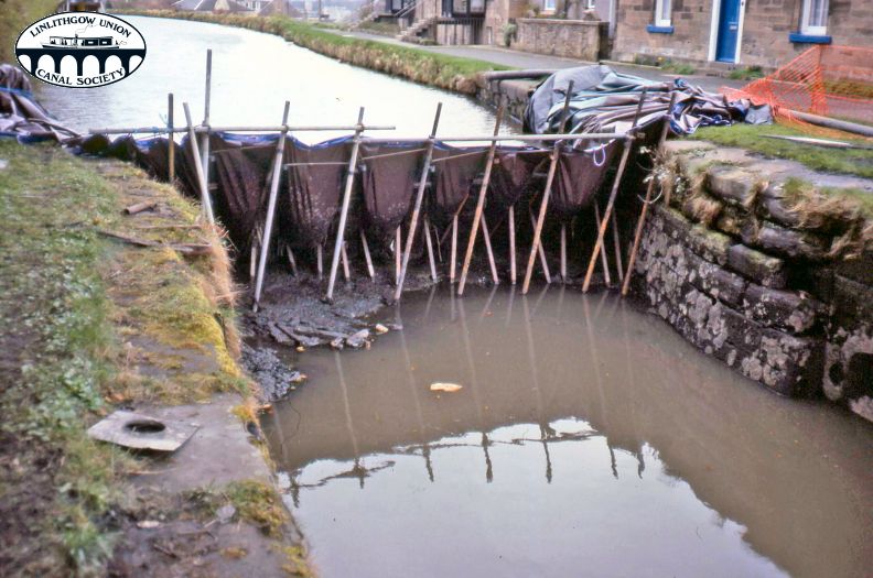214 LUCS A2217 Basin drained plastic boom in place 1980