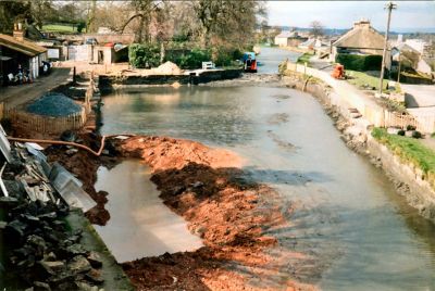 214 LUCS A5001 Construction of new basin slipway 1988