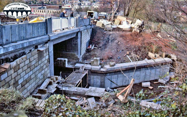 219 LUCS A2098 Constructing new Preston Rd bridge 1992