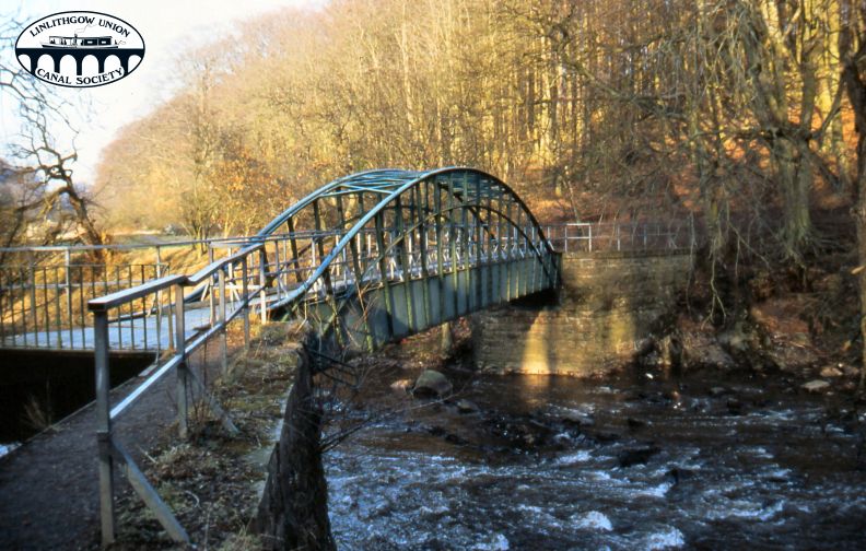 104 LUCS V1149 Almondell feeder aqueduct and bridge