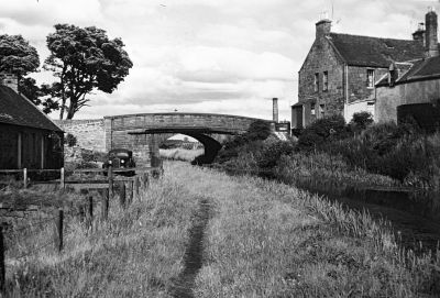 081 LUCS H0033 Bridge Inn in 1951
